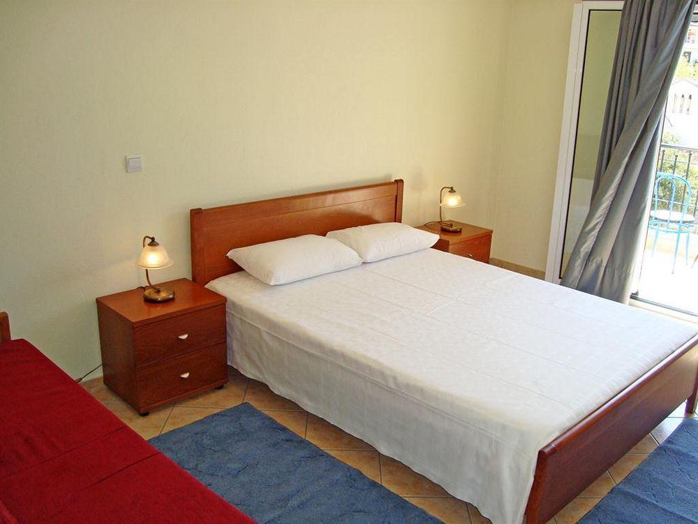 Paradosi Rooms Igoumenitsa Exterior foto