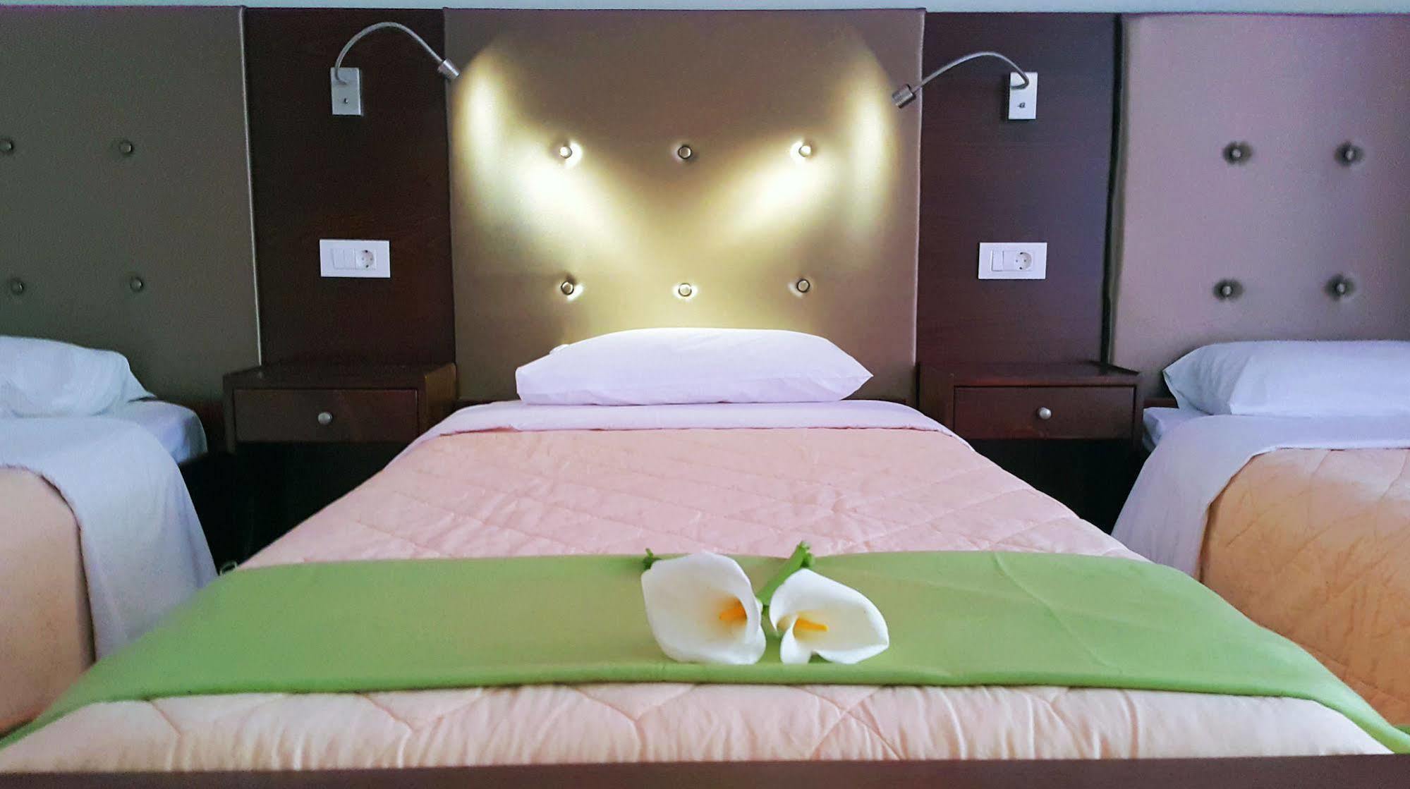 Paradosi Rooms Igoumenitsa Exterior foto