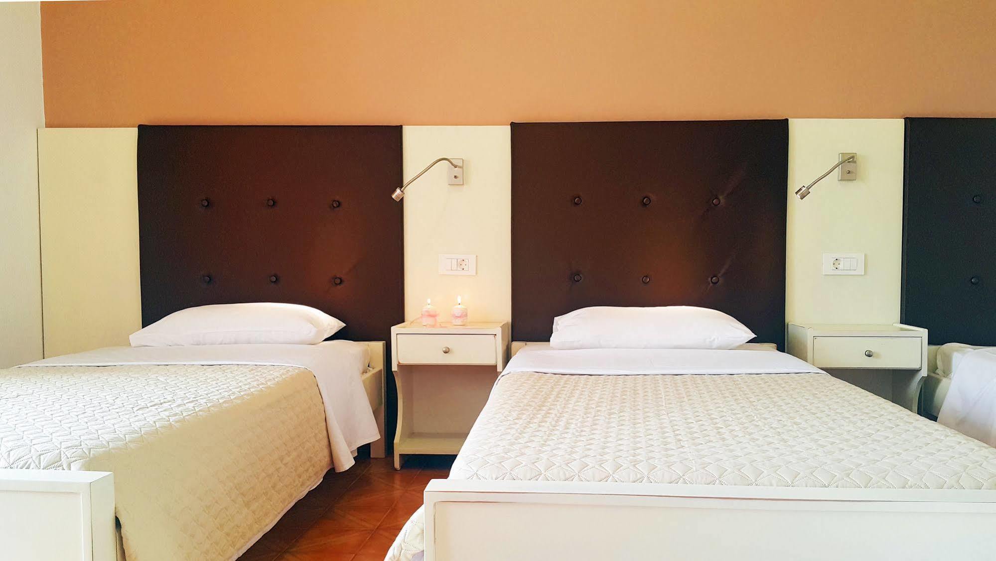 Paradosi Rooms Igoumenitsa Exterior foto