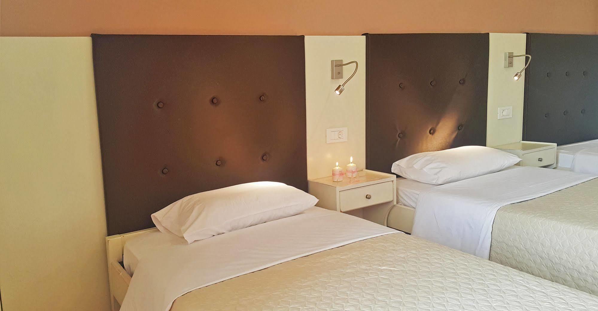 Paradosi Rooms Igoumenitsa Exterior foto